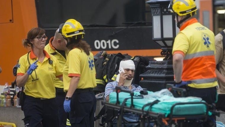 Impresionante accidente de tren deja 54 heridos en Barcelona