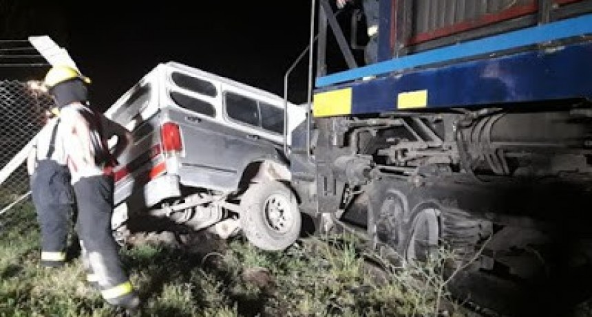 Río Segundo: una mujer falleció luego de que un tren embistiera su camioneta
