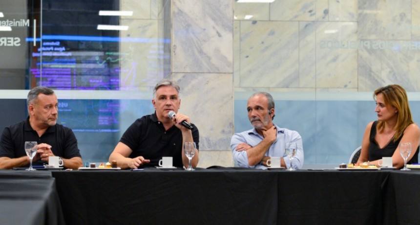 Llaryora encabezó una reunión del Ente Metropolitano con el objetivo de priorizar obras hídricas y de saneamiento