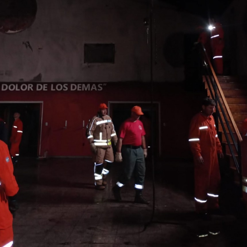 Se registro incendio en cuartel bomberos Monte Bue el Domingo 14 de Abril, por la mañana.