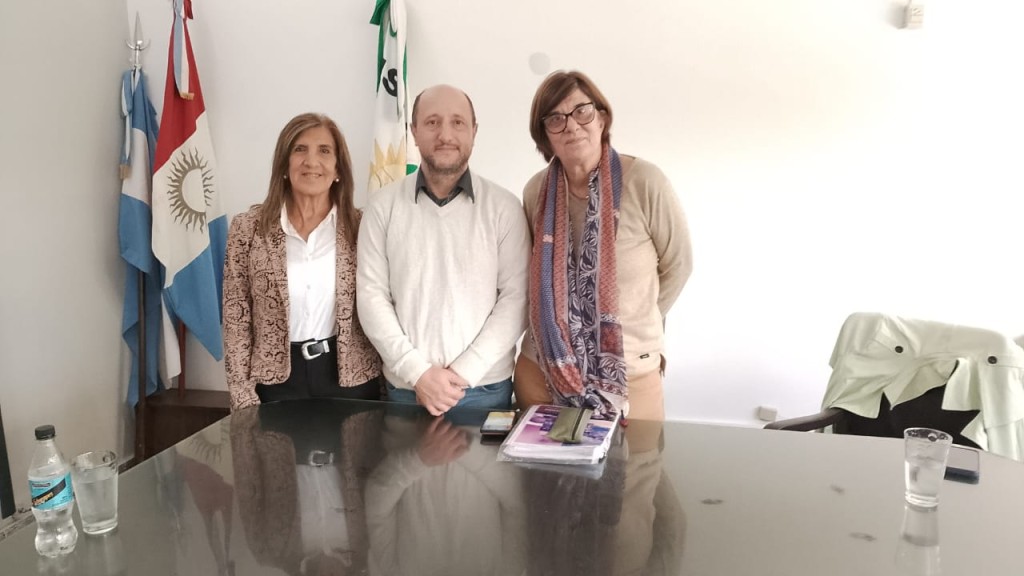 El Viernes 10 de Abril, en la planta alta de la Municipalidad de Isla Verde