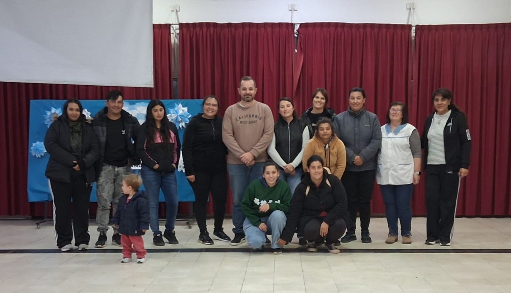 En la Escuela Provincia Santiago del Estero Nivel Primario de Isla Verde, se realiz&oacute; la asamblea  y se conform&oacute; la cooperadora per&iacute;odo 2026-2028.