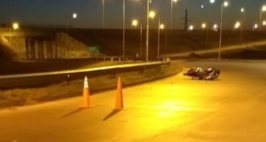 Accidente fatal en la Autopista: la víctima iba en moto y es de Pozo del Molle