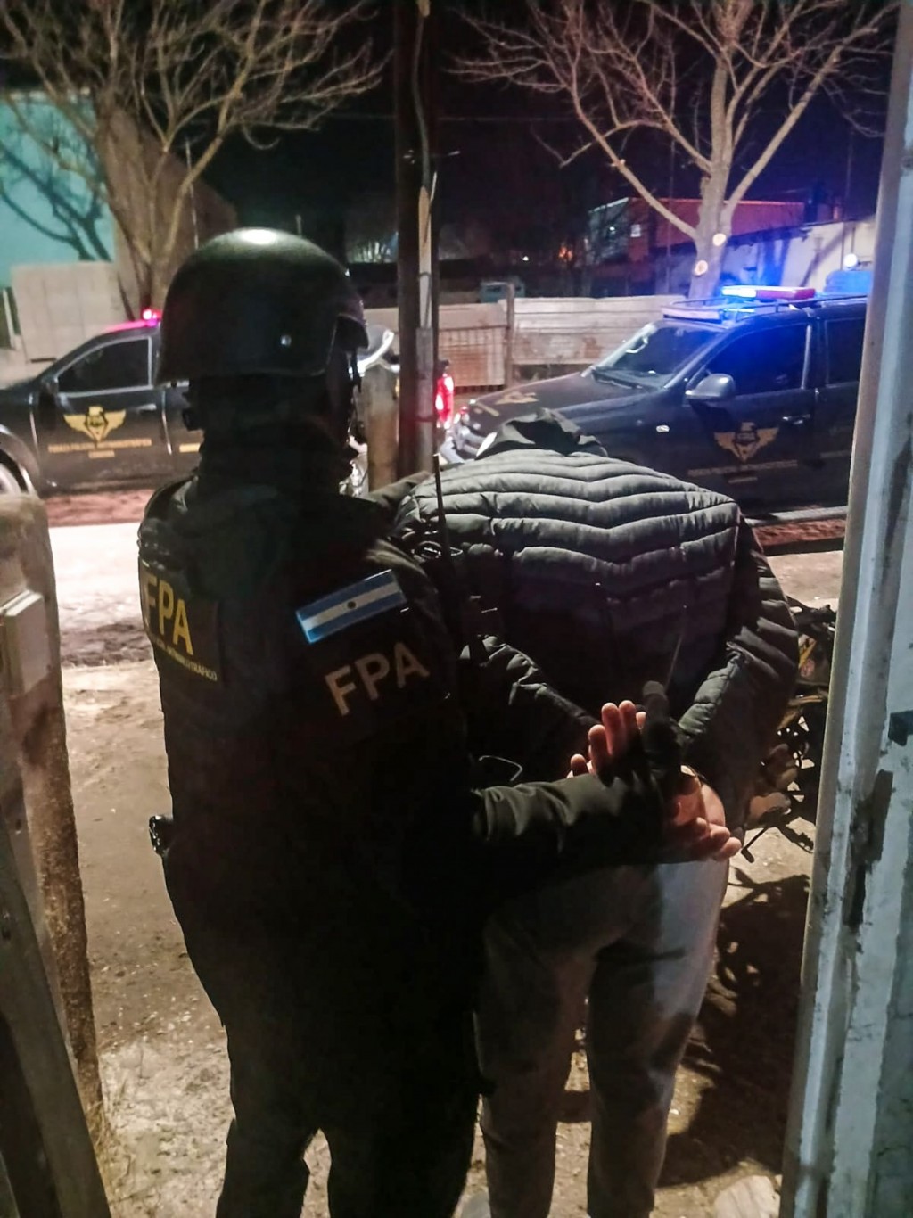 CORRAL DE BUSTOS : FPA DESBARATÓ UNA BANDA FAMILIAR QUE UTILIZABA A UN MENOR PARA LA COMERCIALIZACIÓN DE ESTUPEFACIENTES. CINCO DETENIDOS