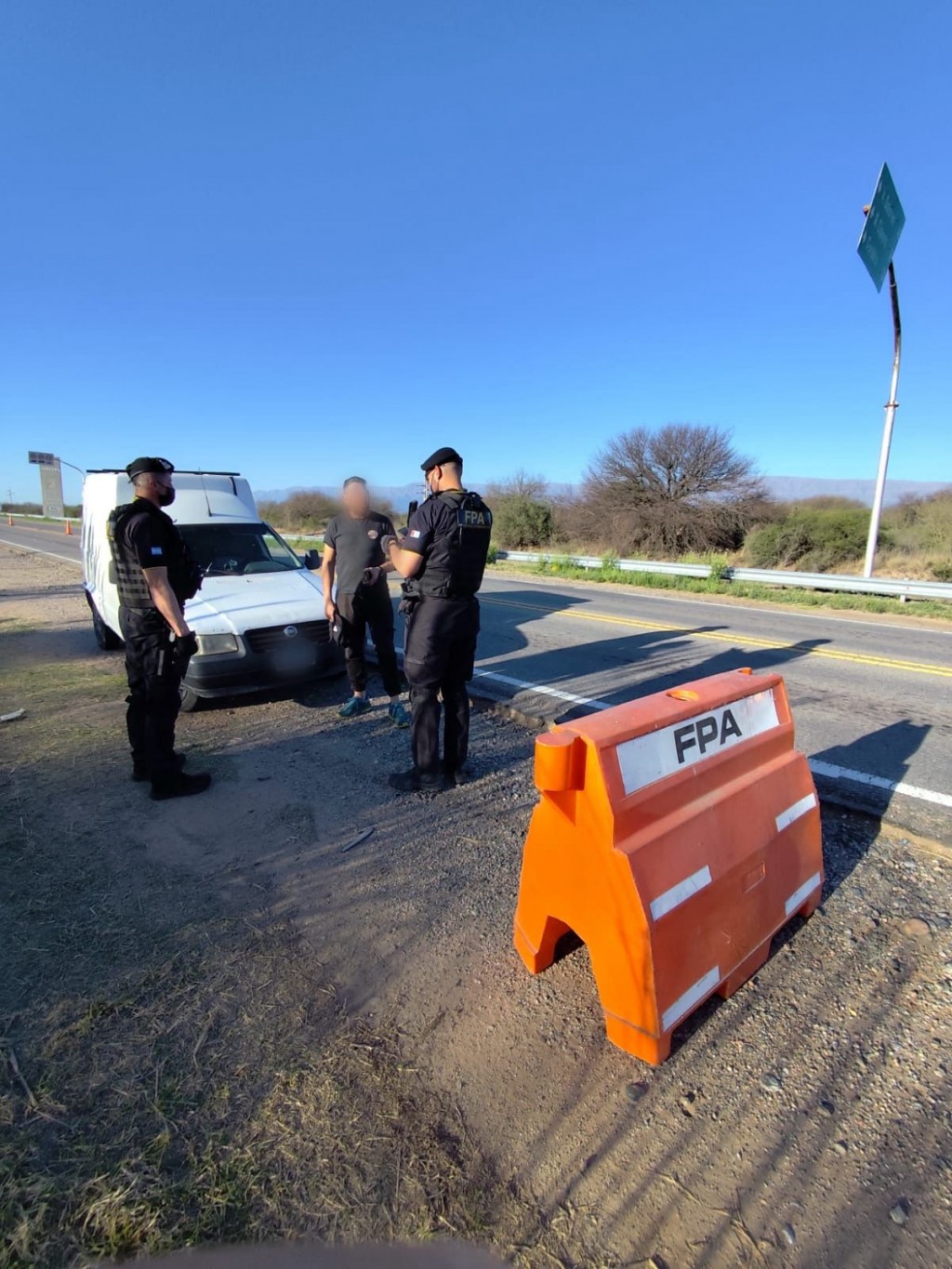 CONTROLES VEHICULARES: FPA SECUESTRÓ ESTUPEFACIENTES EN EL LÍMITE CON LA PROVINCIA DE SAN LUIS