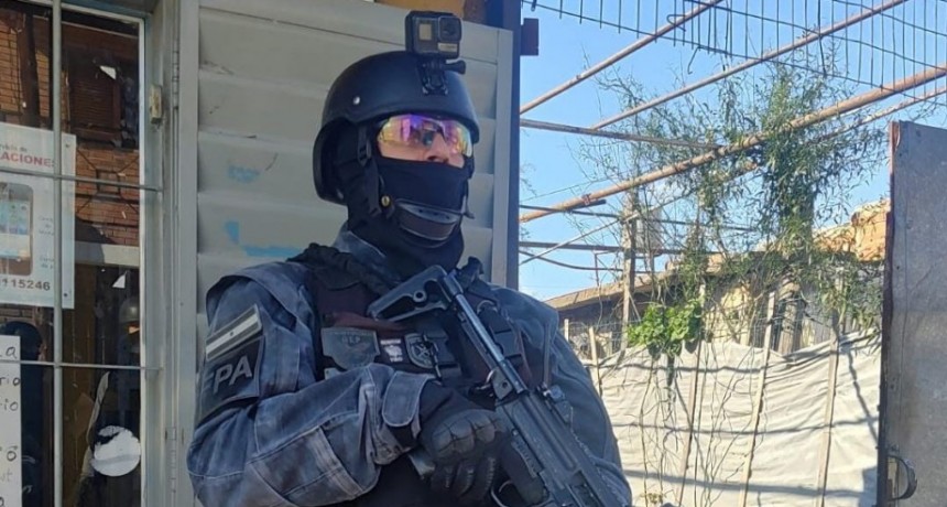 CÓRDOBA: FPA REALIZÓ SIETE ALLANAMIENTOS Y DETUVO A CINCO PERSONAS POR COMERCIALIZAR COCAÍNA Y MARIHUANA EN BARRIO VILLA SIBURU