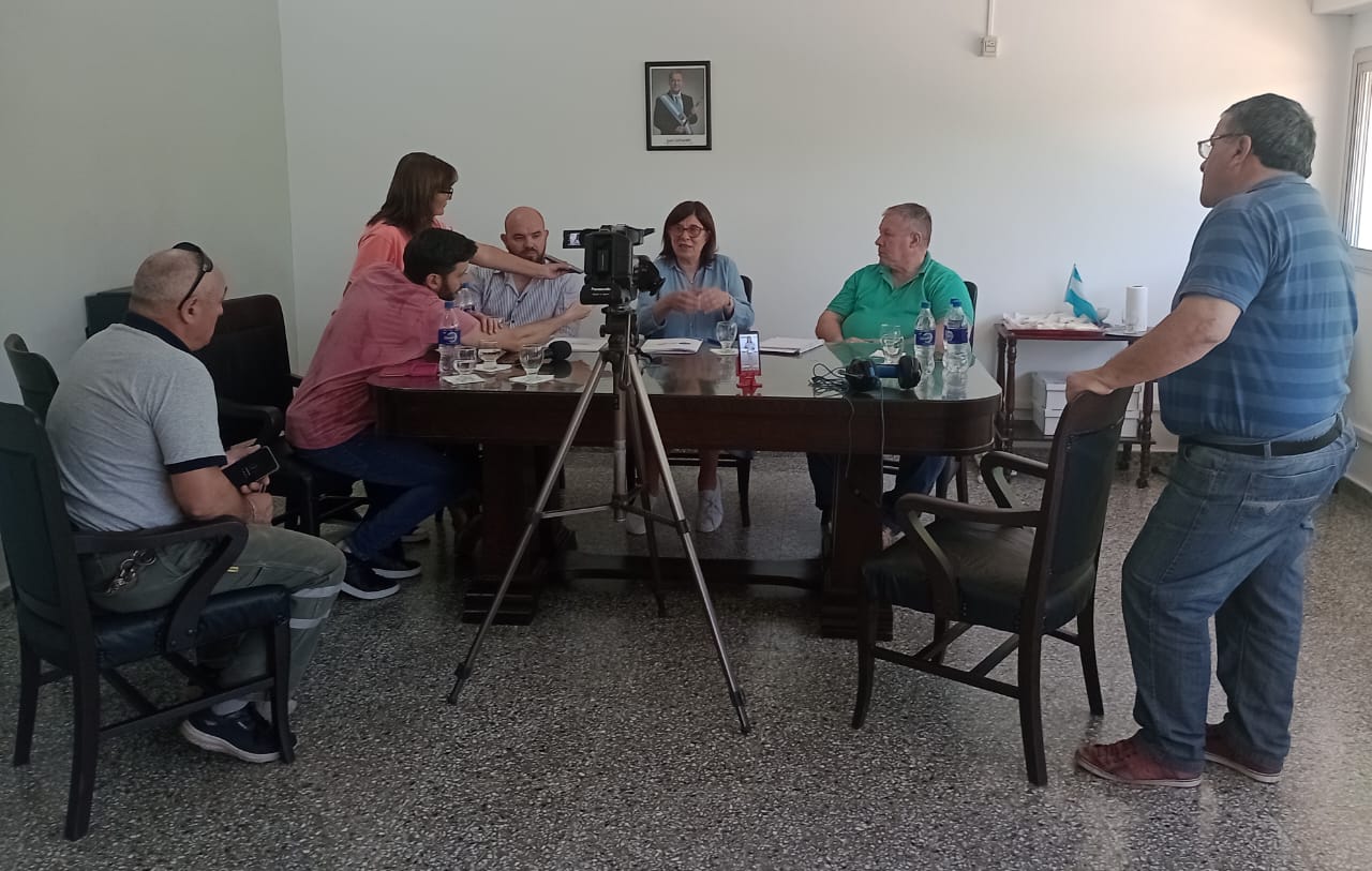 Conferencia de prensa de la Municipalidad de Isla Verde