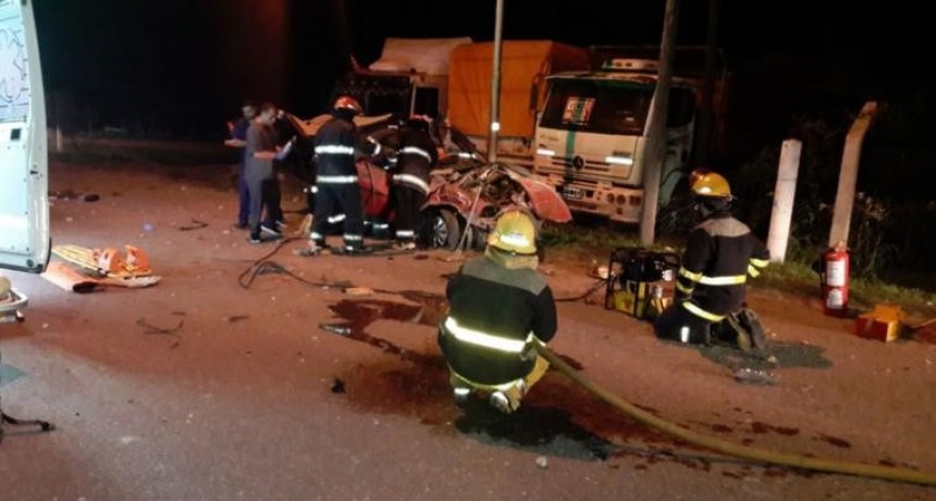Despiste y vuelco fatal en General Cabrera: tres muertos